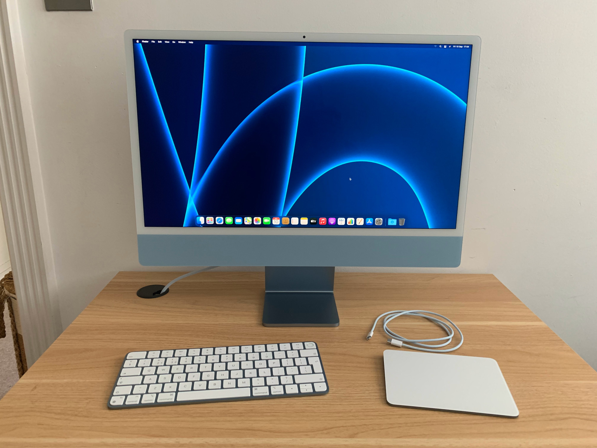 M1 iMac on the desk